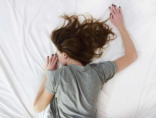 Descubre cómo Irio Sleep puede ayudarte a dormir mejor: la ciencia detrás de la hidratación nocturna