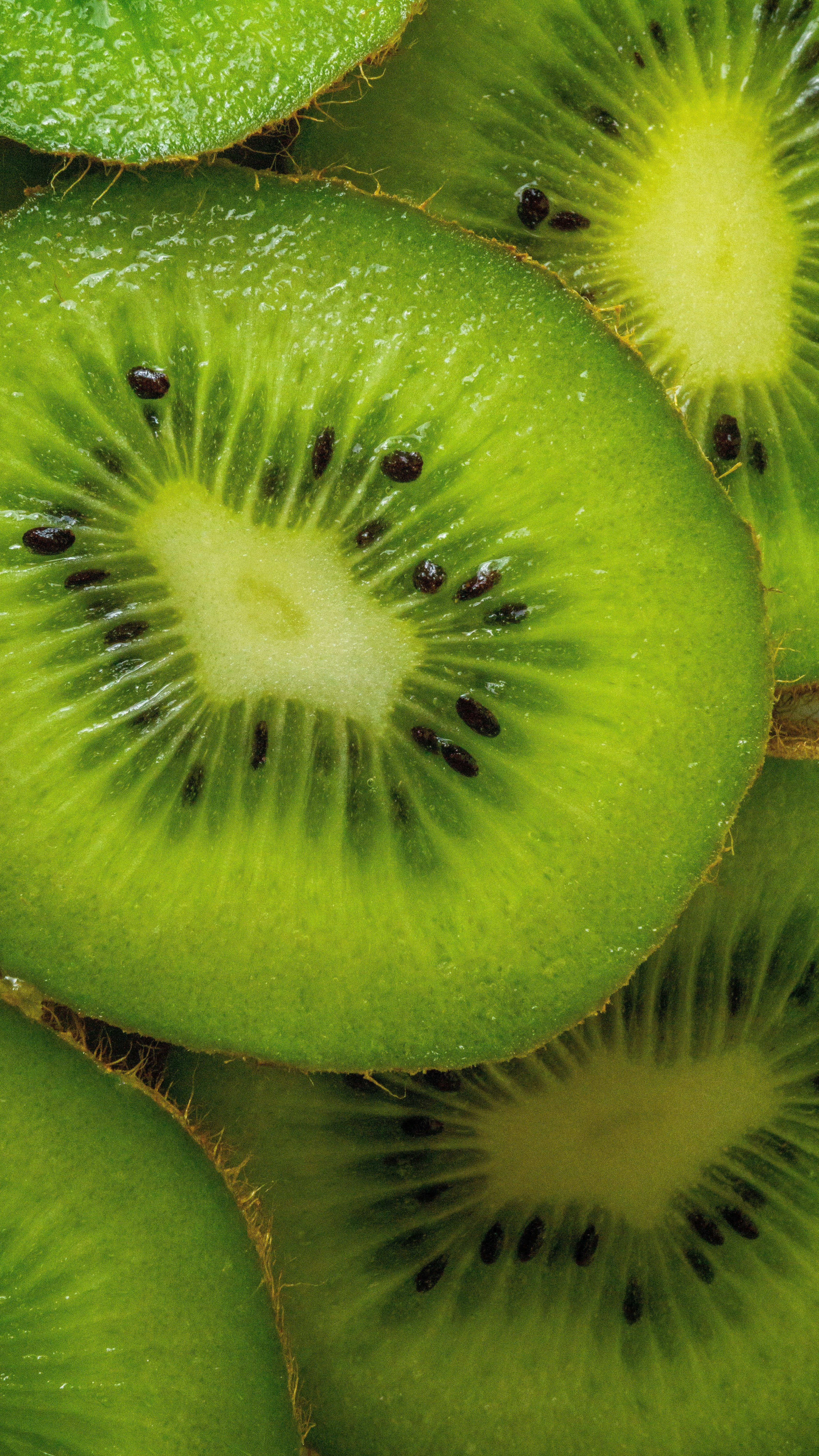 ¿Por qué comer 2 kiwis antes de dormir mejora tu sueño, recuperación y bienestar? Descubre la ciencia detrás del kiwi y el descanso profundo