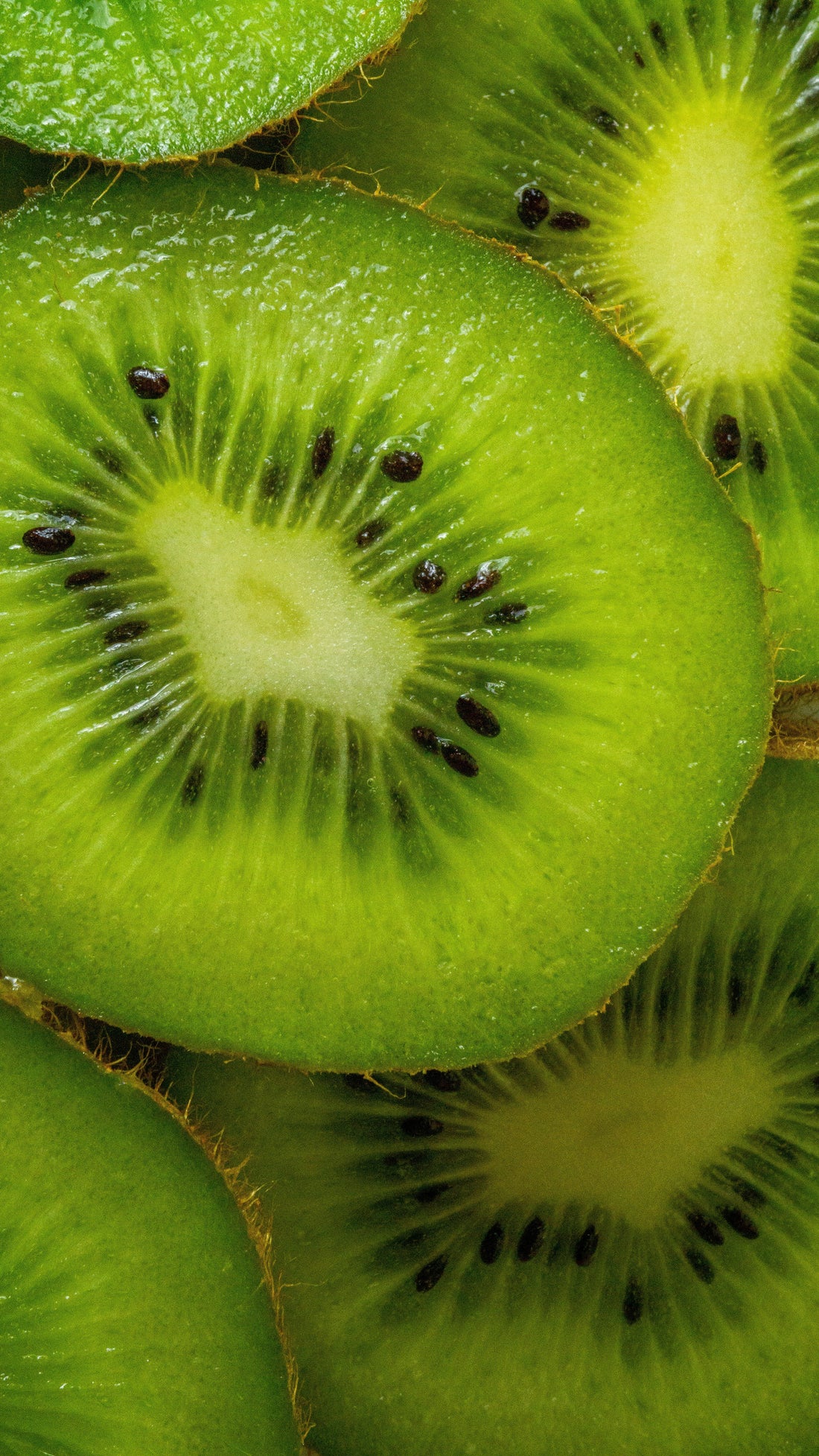 ¿Por qué comer 2 kiwis antes de dormir mejora tu sueño, recuperación y bienestar? Descubre la ciencia detrás del kiwi y el descanso profundo